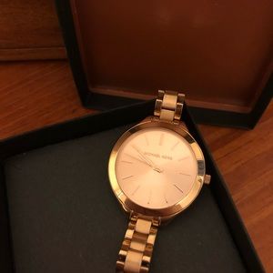 Michael kors rose gold watch